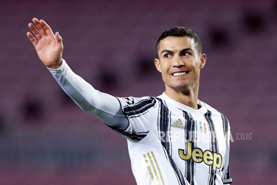Tambah Koleksi Gol Saat Jamu Napoli, Ronaldo Cetak Rekor Top Skorer Sepanjang Masa